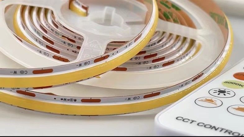 90 CRI COB 560leds CCT 디밍 가능한 LED 스트립 8mm PCB 에너지 절약을 위한 유럽에서 환경 친화적인 조명