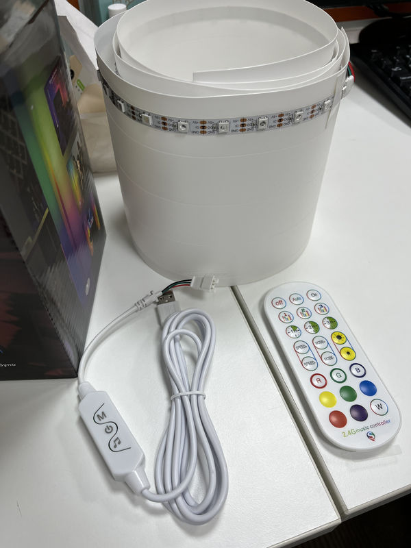 WiFi 앱 제어 코너 바닥 조명 디밍 가능한 레인보우 LED 및 사운드 리듬