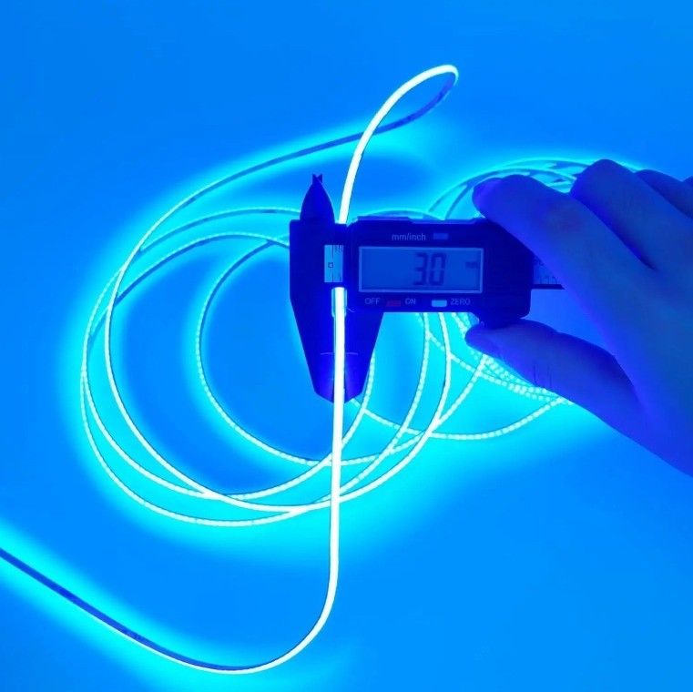 DC 12V 24V 5V 융통성 조명을 위한 3mm 단추 없는 COB LED 스트립 라이트